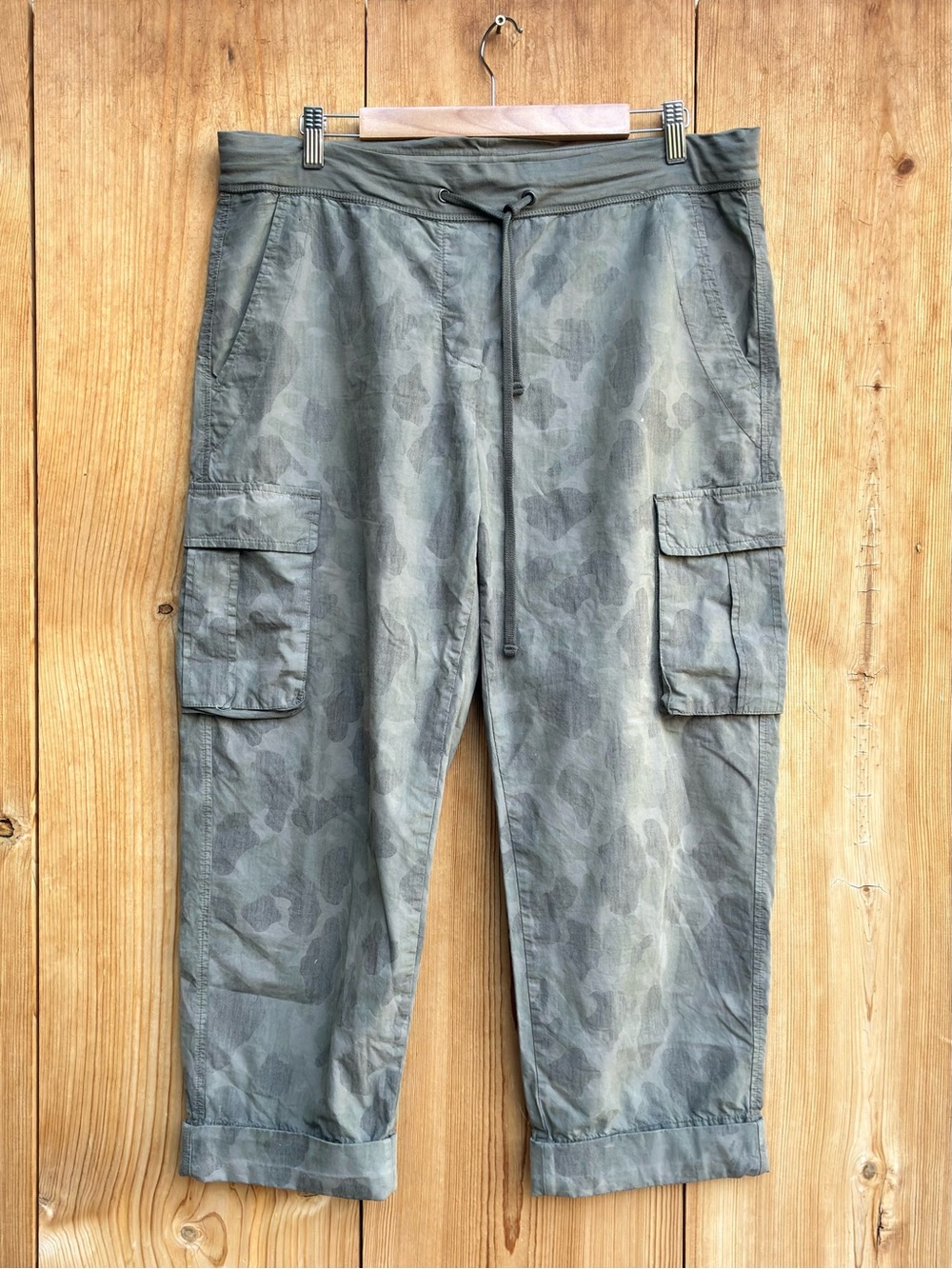 James Perse Women’s Cotton Camo Cargo Pants Sz 3, Large